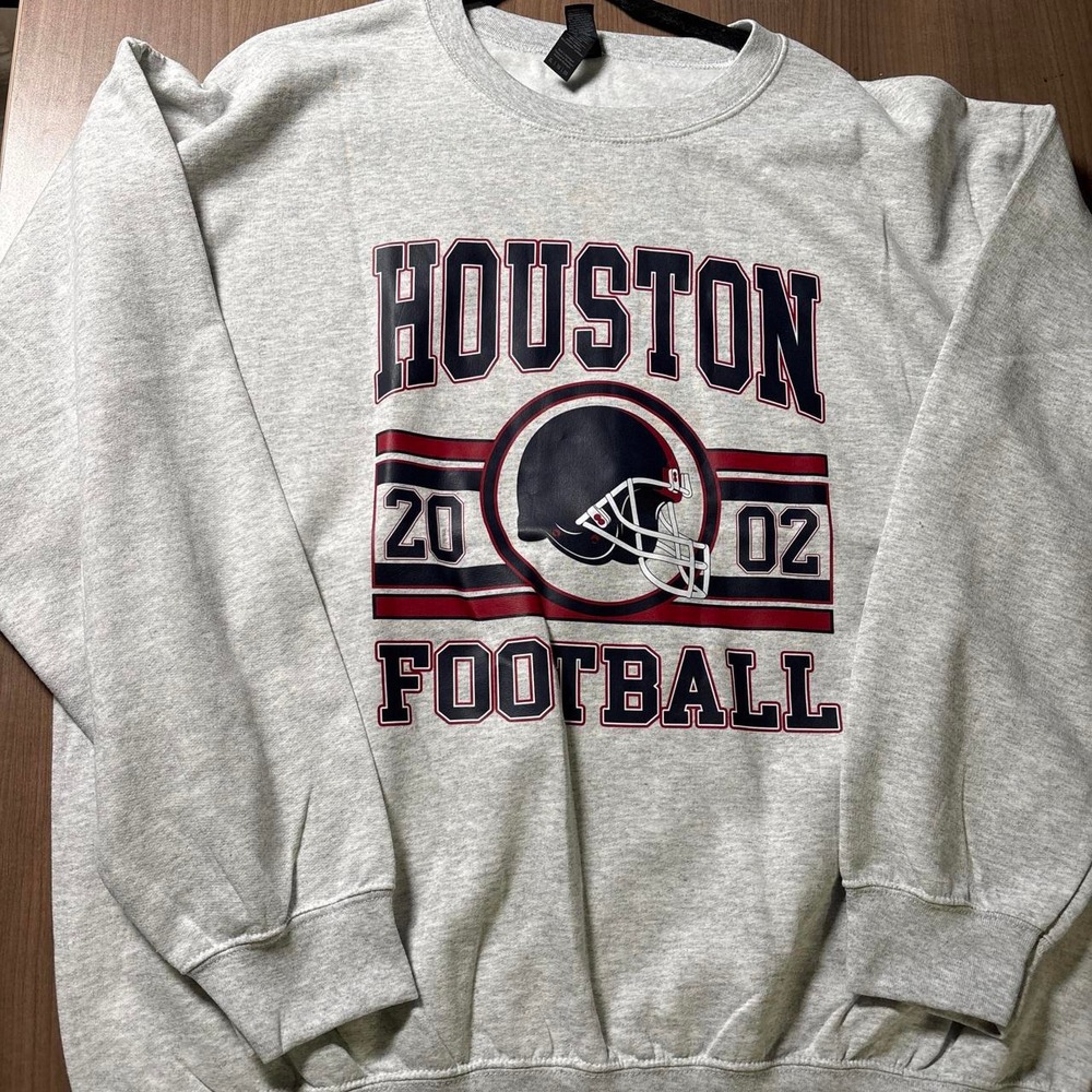 Gray Gildan crewneck sweatshirt size XL